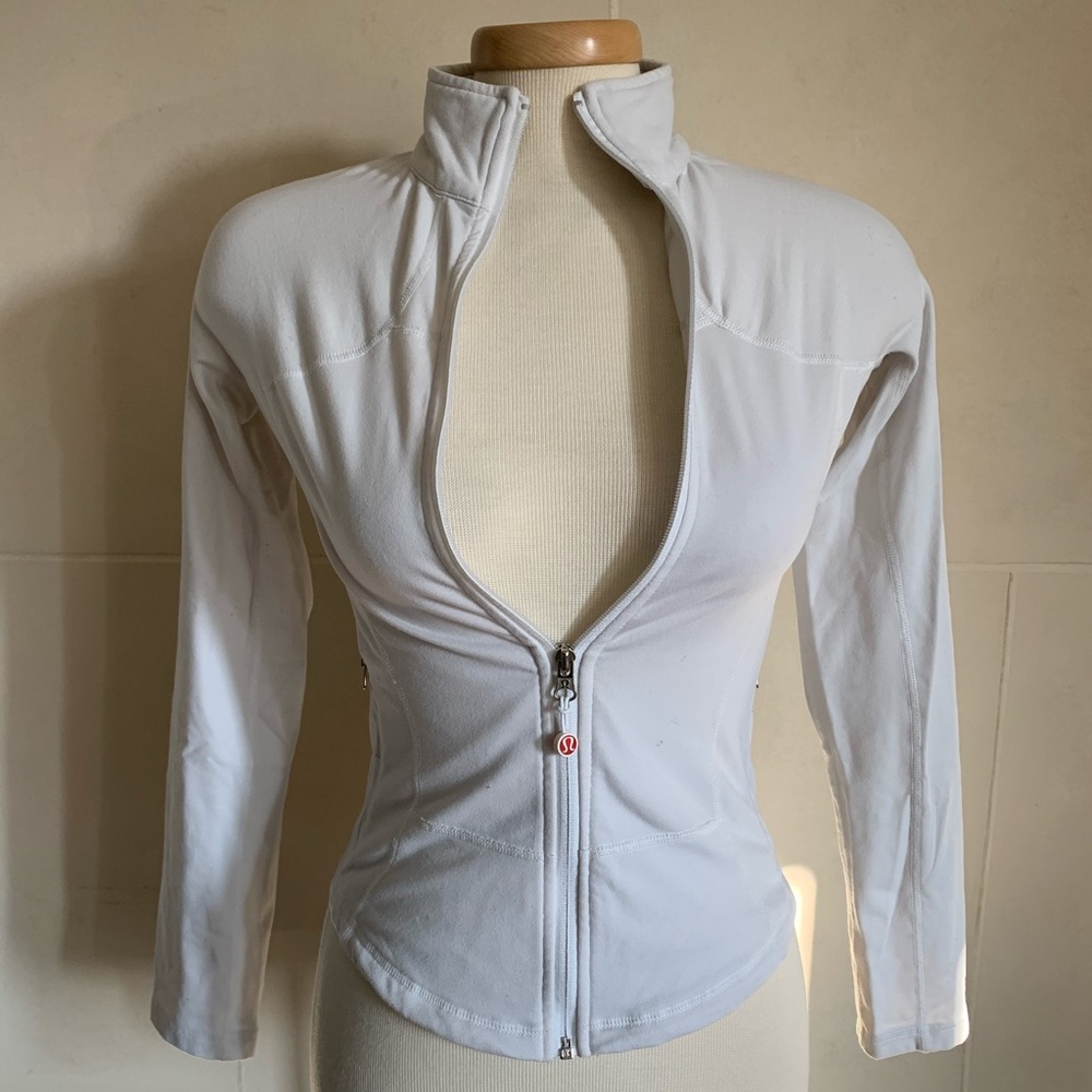 Lululemon top size 4